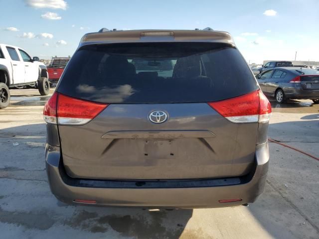 2012 Toyota Sienna LE