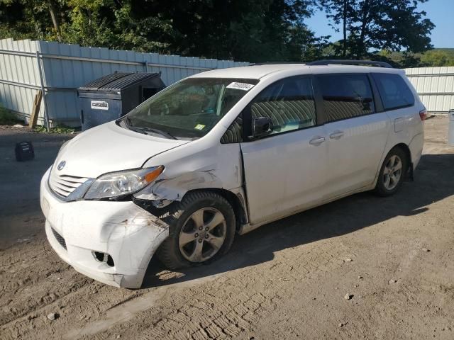 2017 Toyota Sienna LE