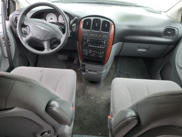 2007 Chrysler Town & Country LX