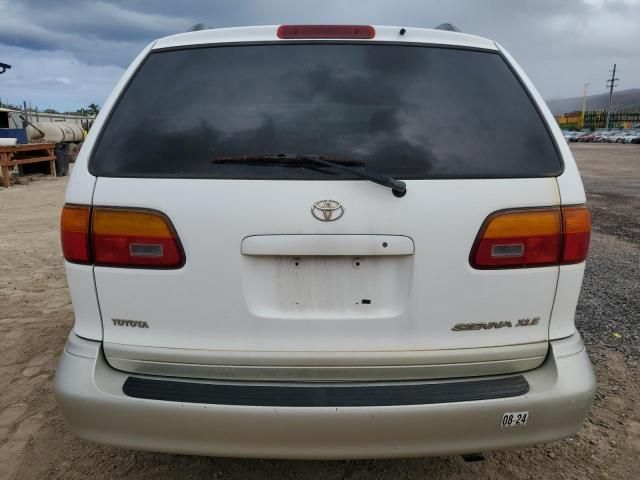 1999 Toyota Sienna LE