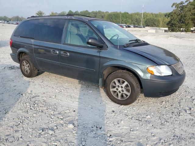 2004 Chrysler Town & Country LX