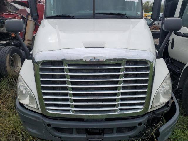 2015 Freightliner Cascadia 125