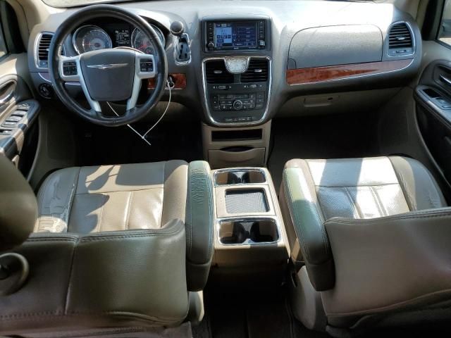 2012 Chrysler Town & Country Touring L