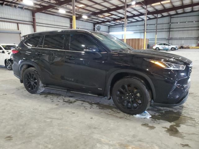 2022 Toyota Highlander Hybrid Limited