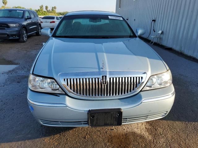 2005 Lincoln Town Car Signature