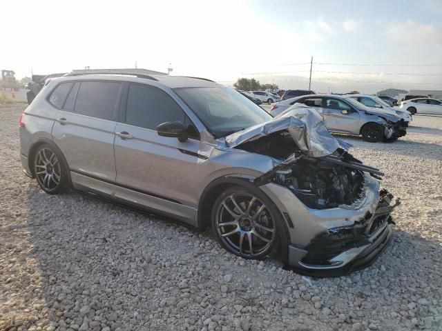 2022 Volkswagen Tiguan SE R-LINE Black