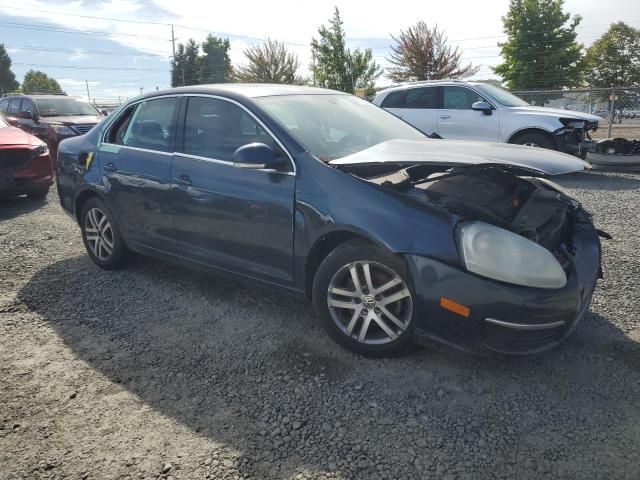 2005 Volkswagen New Jetta 2.5L Option Package 2