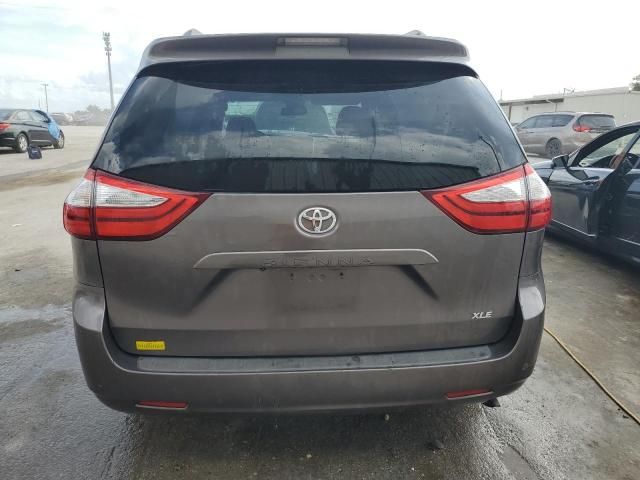 2015 Toyota Sienna XLE