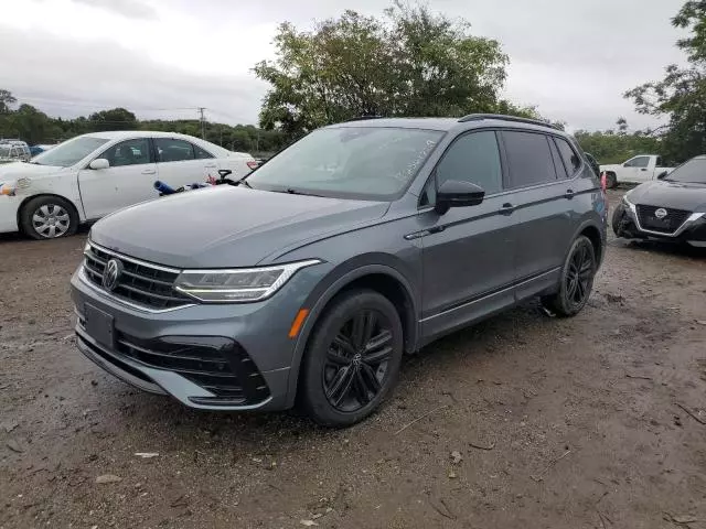 2022 Volkswagen Tiguan SE R-LINE Black