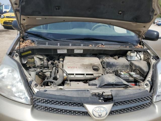 2004 Toyota Sienna CE