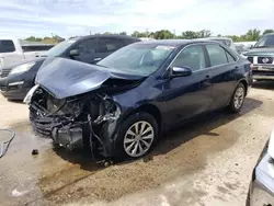 Carros salvage para piezas a la venta en subasta: 2017 Toyota Camry LE