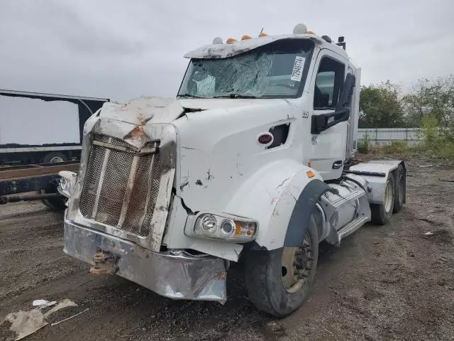 2016 Peterbilt 567