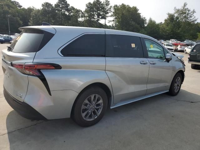 2021 Toyota Sienna LE