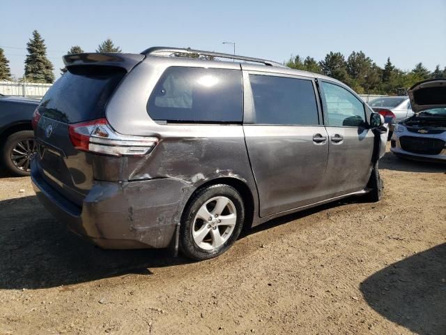 2017 Toyota Sienna LE