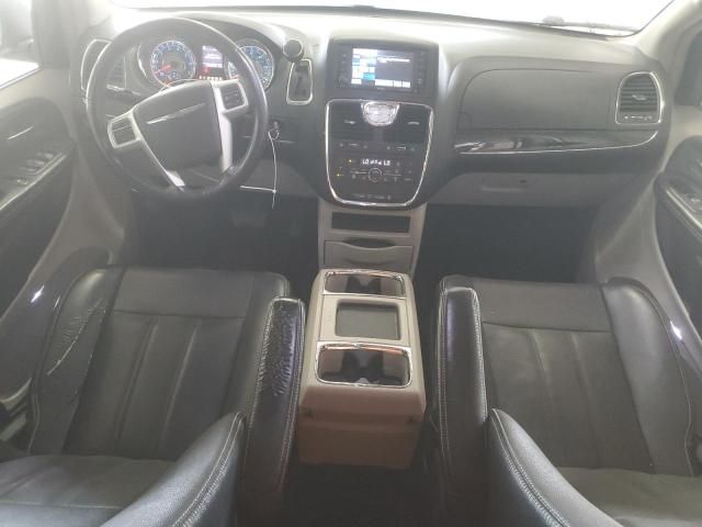 2014 Chrysler Town & Country Touring L