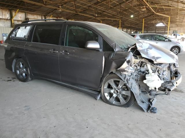 2015 Toyota Sienna Sport