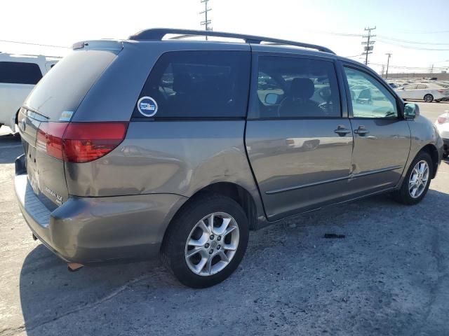 2004 Toyota Sienna XLE