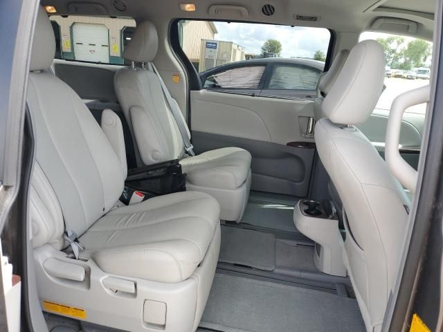 2013 Toyota Sienna XLE