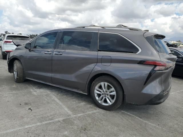 2022 Toyota Sienna XLE