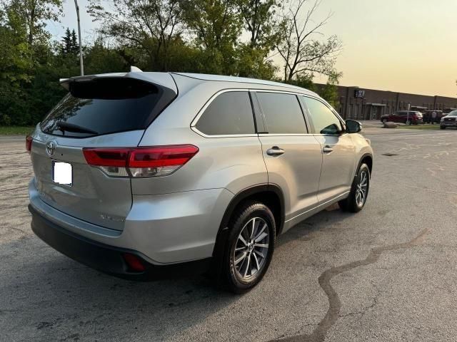 2018 Toyota Highlander SE