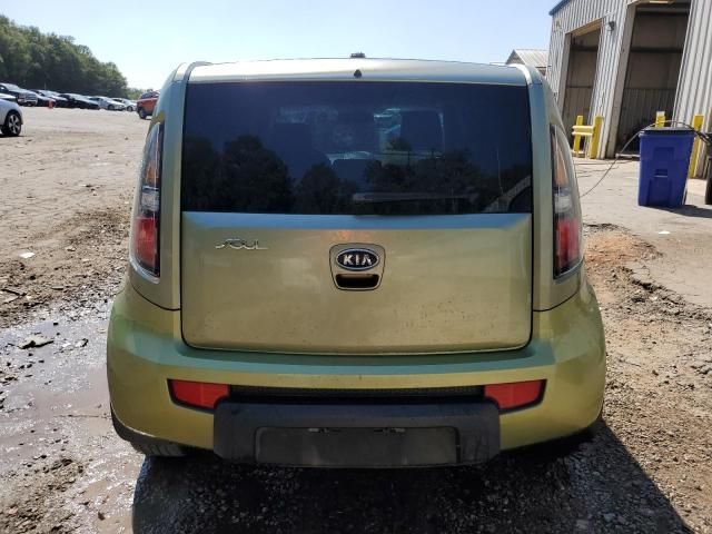 2010 KIA Soul +