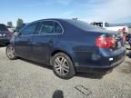 2005 Volkswagen New Jetta 2.5L Option Package 2