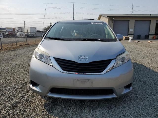 2013 Toyota Sienna LE