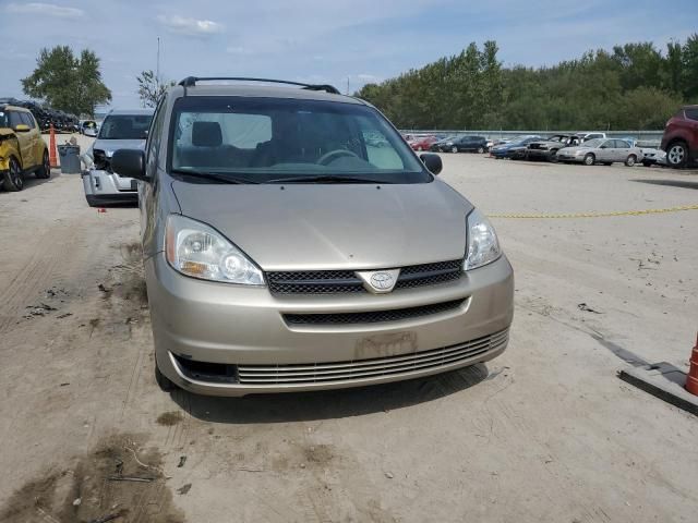 2004 Toyota Sienna CE