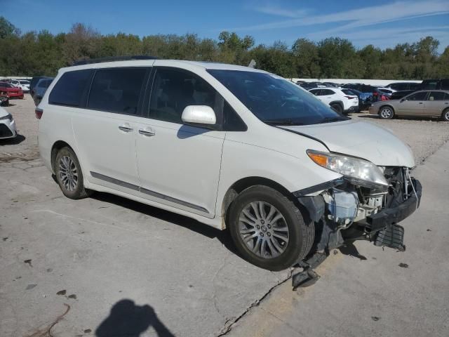 2018 Toyota Sienna XLE