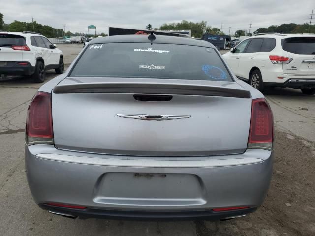 2016 Chrysler 300 Limited