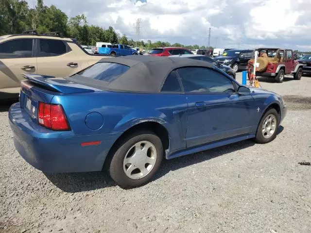 2000 Ford Mustang