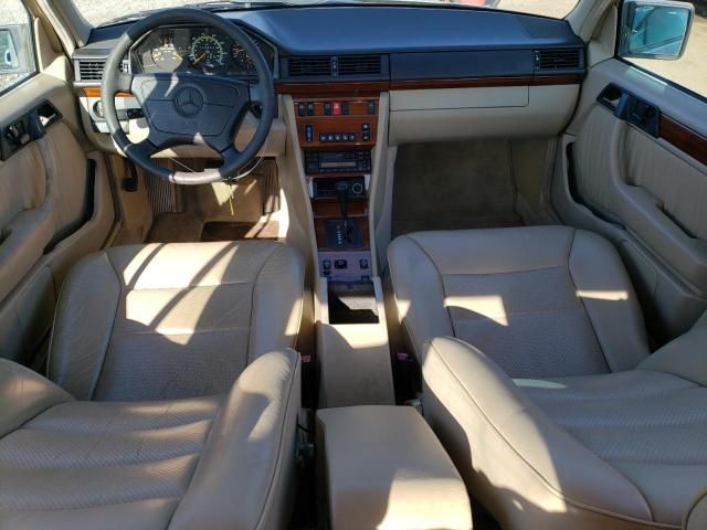 1995 Mercedes-Benz E 320 Base