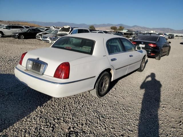 2001 Lincoln Town Car Signature