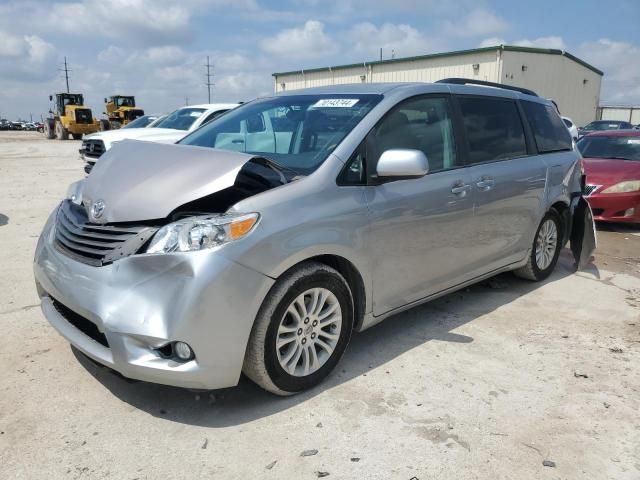 2011 Toyota Sienna XLE