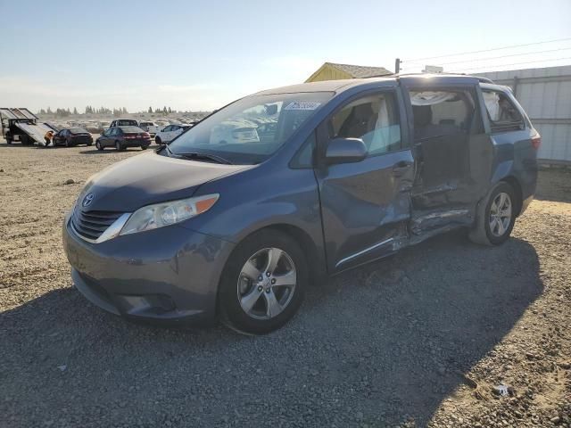 2016 Toyota Sienna LE