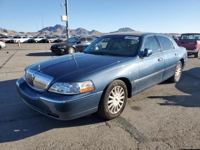 2005 Lincoln Town Car Signature