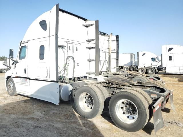 2021 Freightliner Cascadia 126