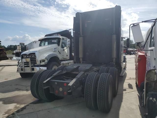 2004 Freightliner Conventional ST120