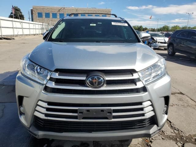 2019 Toyota Highlander SE