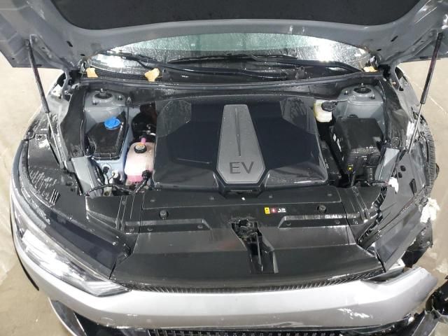 2023 KIA EV6 Light