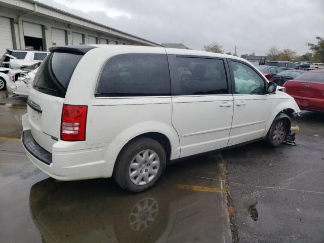 2010 Chrysler Town & Country LX