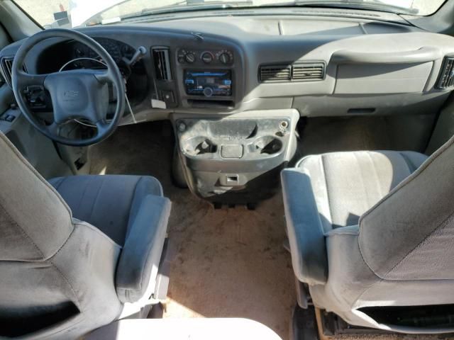 2001 Chevrolet Express Cutaway G3500