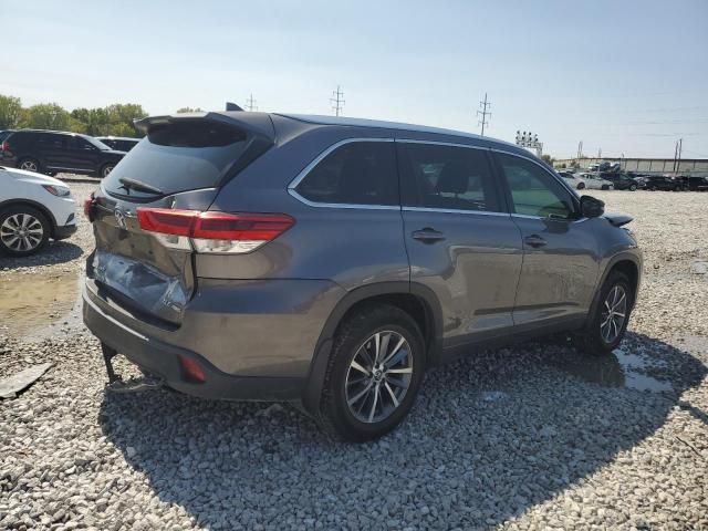 2017 Toyota Highlander SE