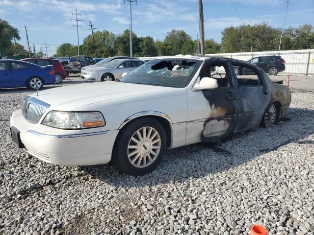 2003 Lincoln Town Car Signature