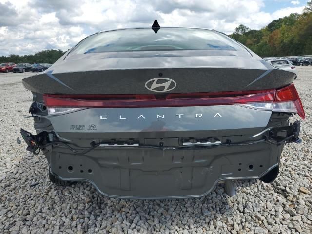 2024 Hyundai Elantra SE