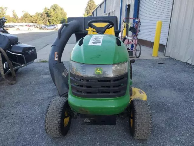 2004 John Deere Lawnmower