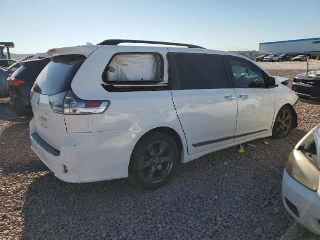 2018 Toyota Sienna SE