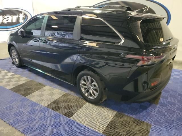 2023 Toyota Sienna LE