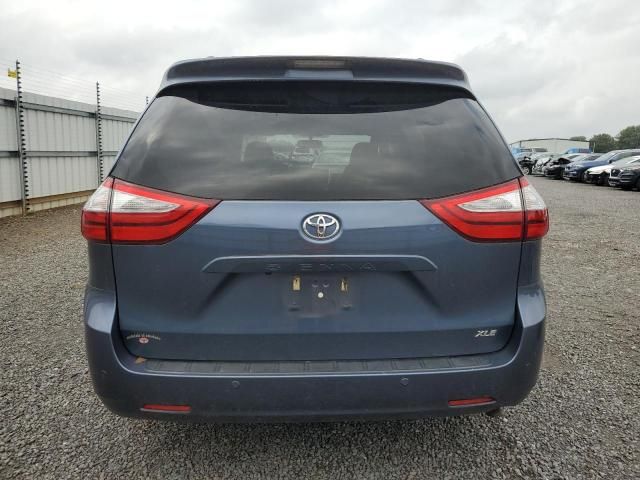 2017 Toyota Sienna XLE