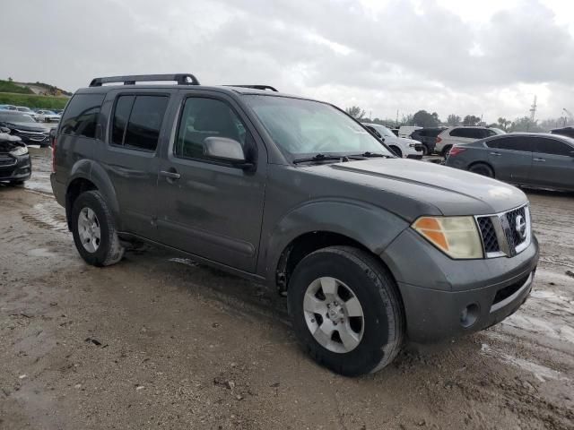 2005 Nissan Pathfinder LE